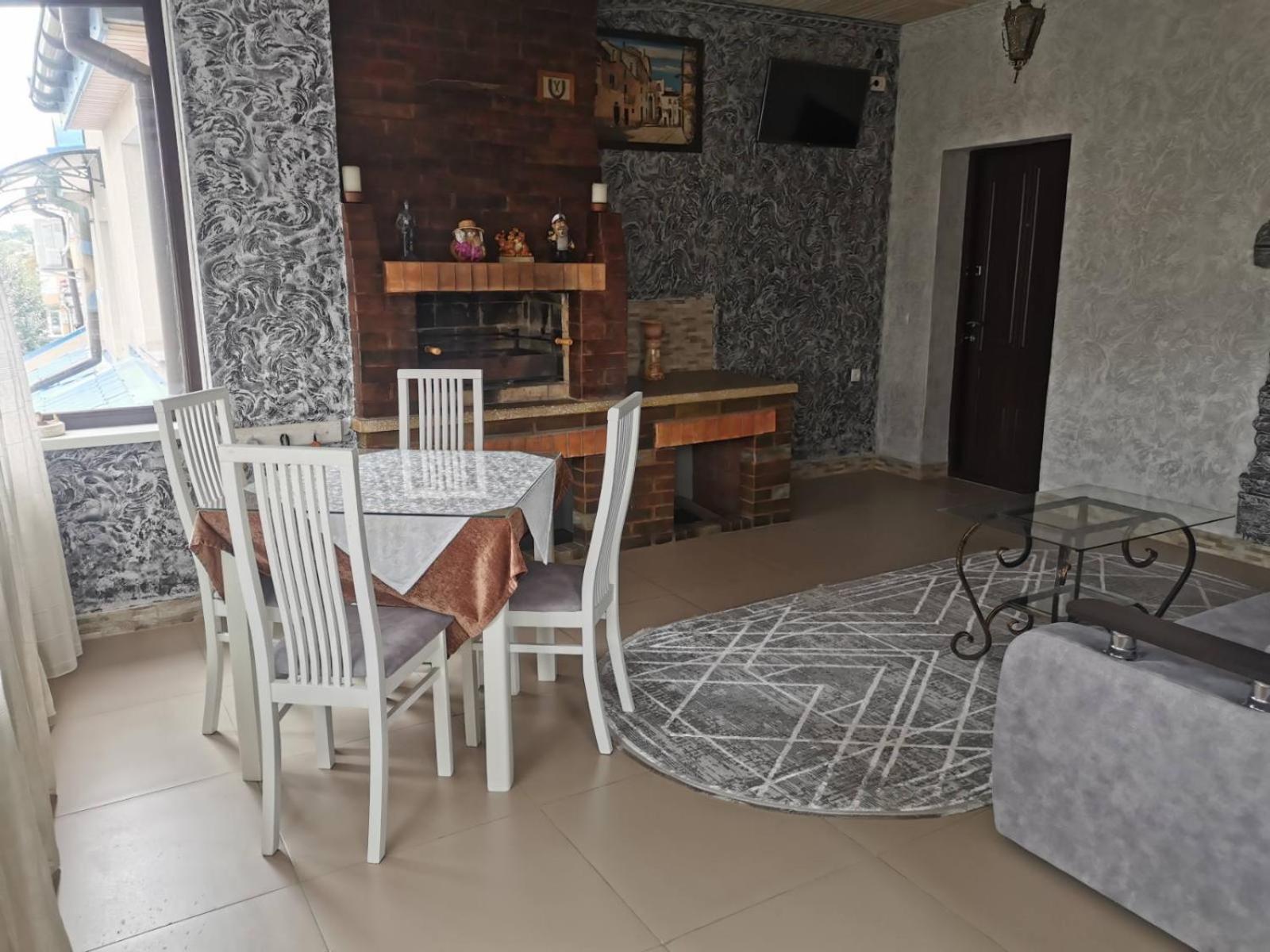 Monte-kristo Hotel *
