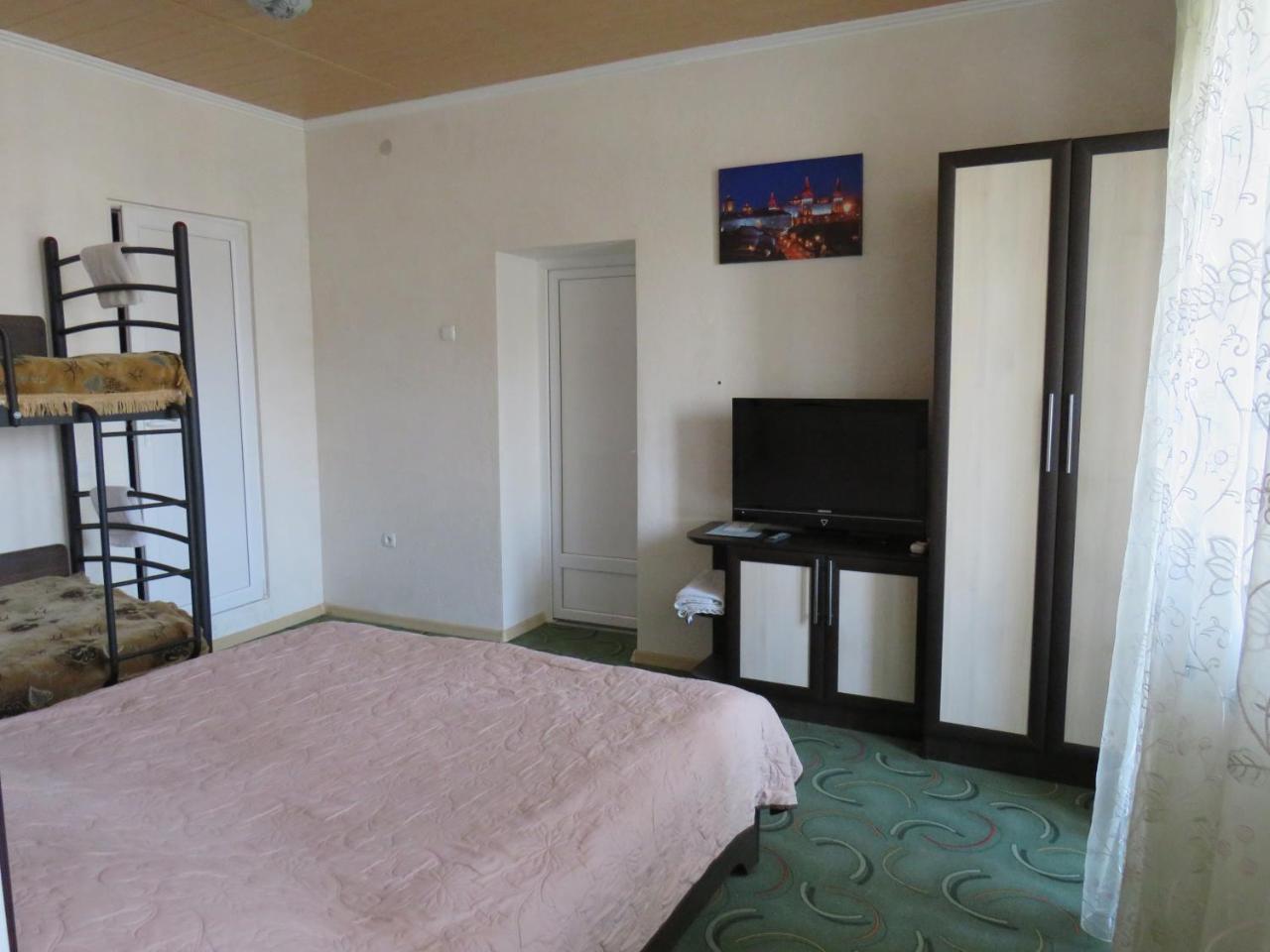 Monte-kristo Hotel *